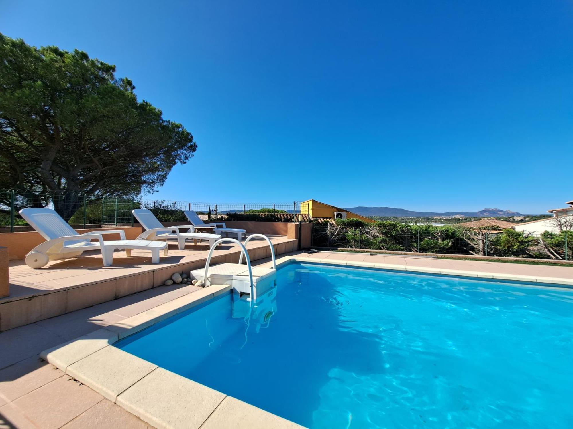 Soleou I Piscine I Hébergement de vacances *