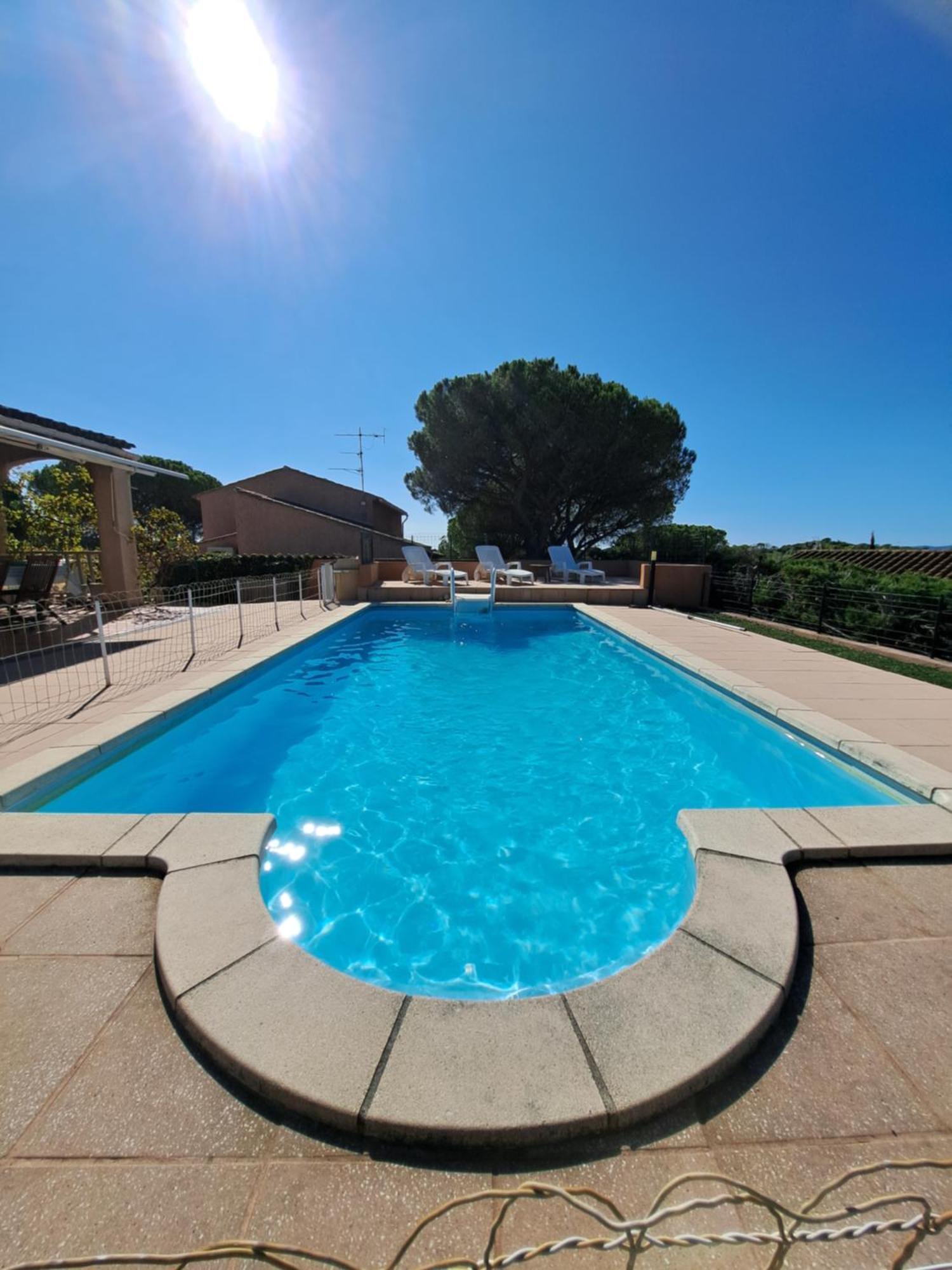 Soleou I Piscine I Hébergement de vacances Fréjus